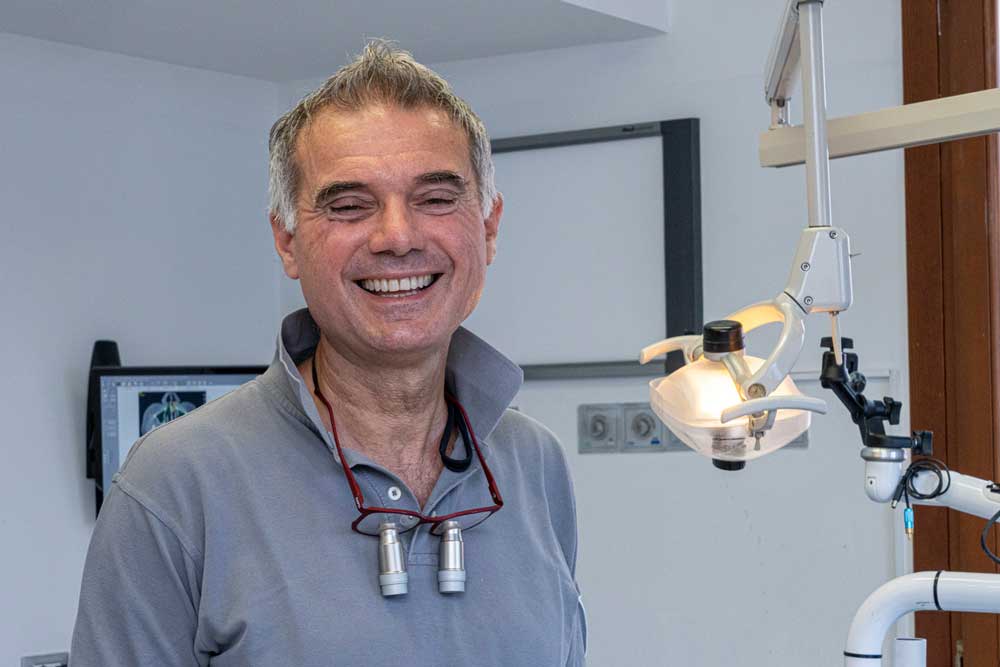 Implantologia e protesi a Ferrara - DR. Massimiliano Rea