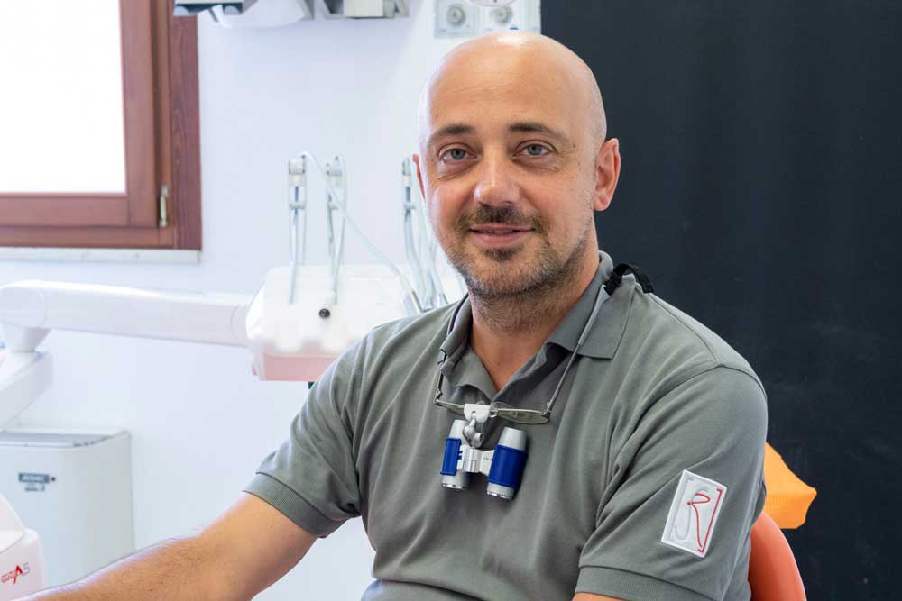 Odontoiatra a Ferrara - DR. Michele Forlani